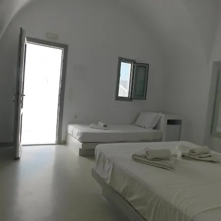 Livin Santorini - Center *