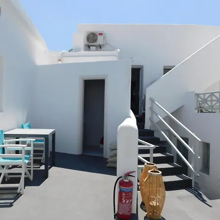 Livin Santorini - Center Apartament *